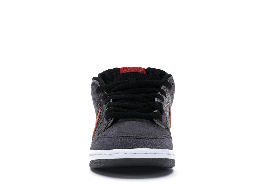 Nike SB Dunk Low Beijing Metallic Gold